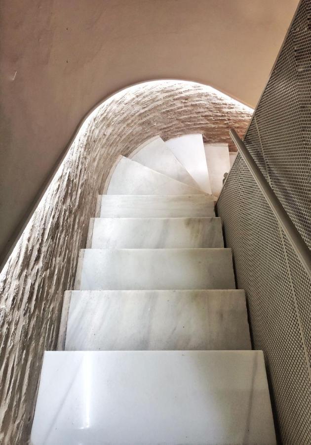 Omm Suites Sevilla Экстерьер фото